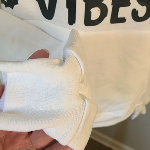 NWOT “ Thick Thighs and Spooky vibes “ hoodie  size M 🦇🦇🦇 - Picture 7 of 12